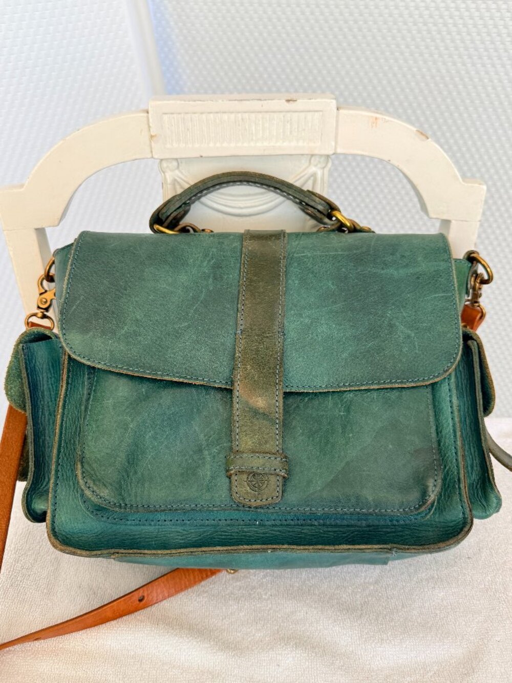 OLD TREND LEATHER SHOULDER/CROSSBODY BAG